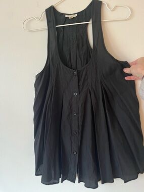 silence + noise Black Sleeveless Button-Front Pleated Tank. Anthropologie